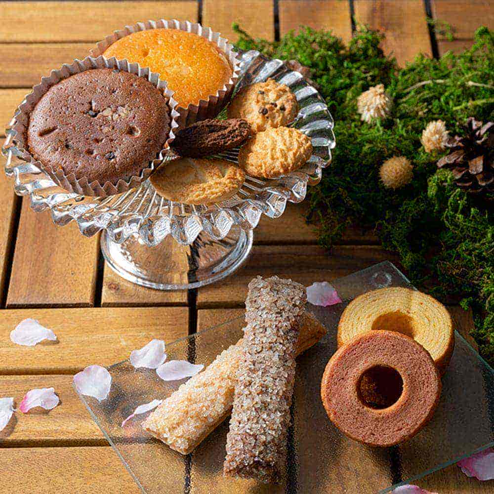 Forest Garden Baked Goods Assortment 26 Pieces