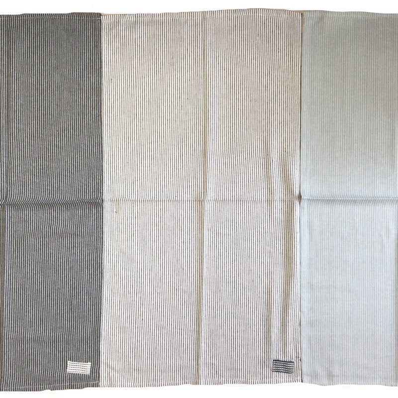 Box Curtain (Hickory)