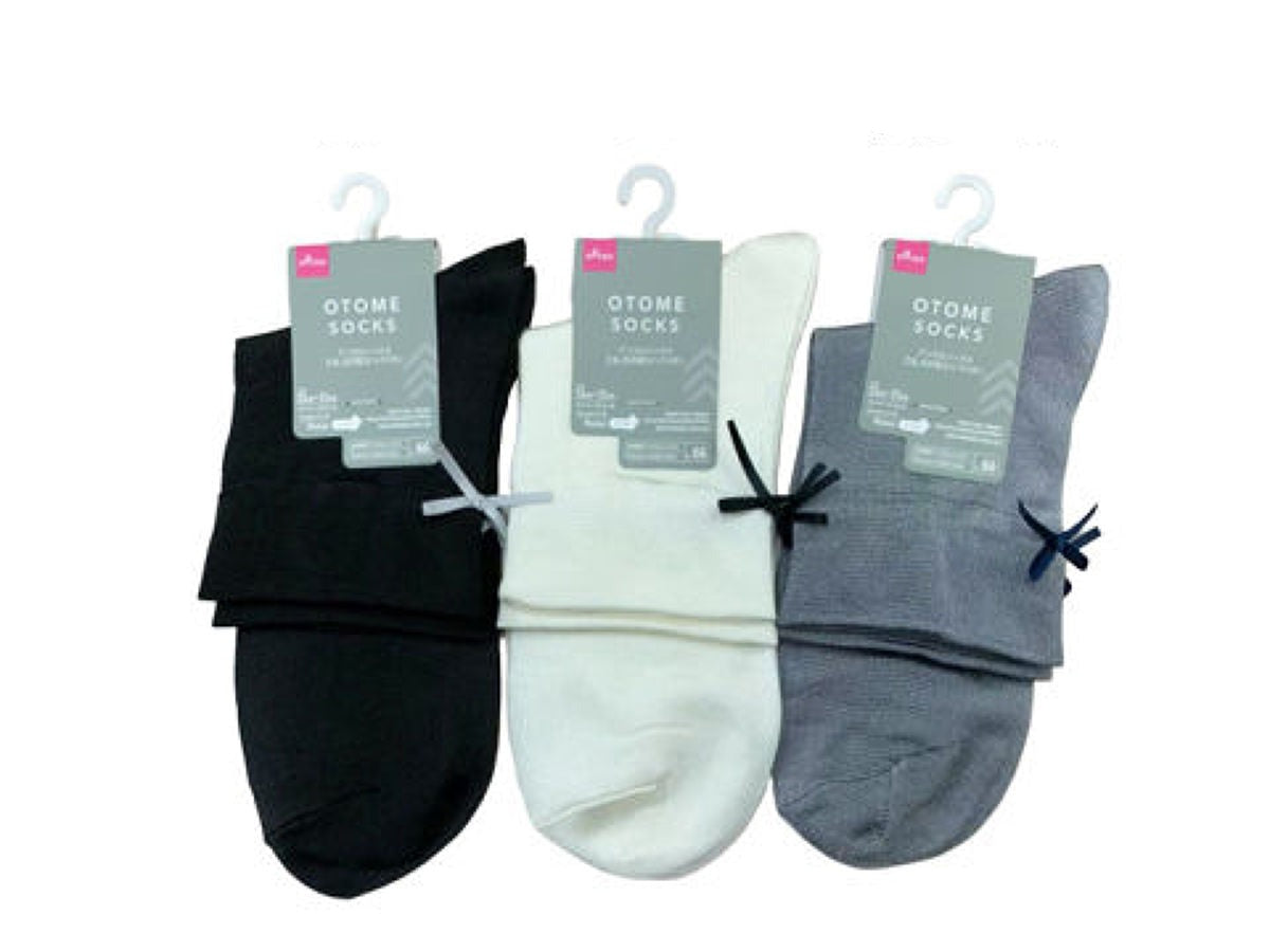 Ankle Socks (Maiden, Glossy Deep Cut with Back Ribbon)