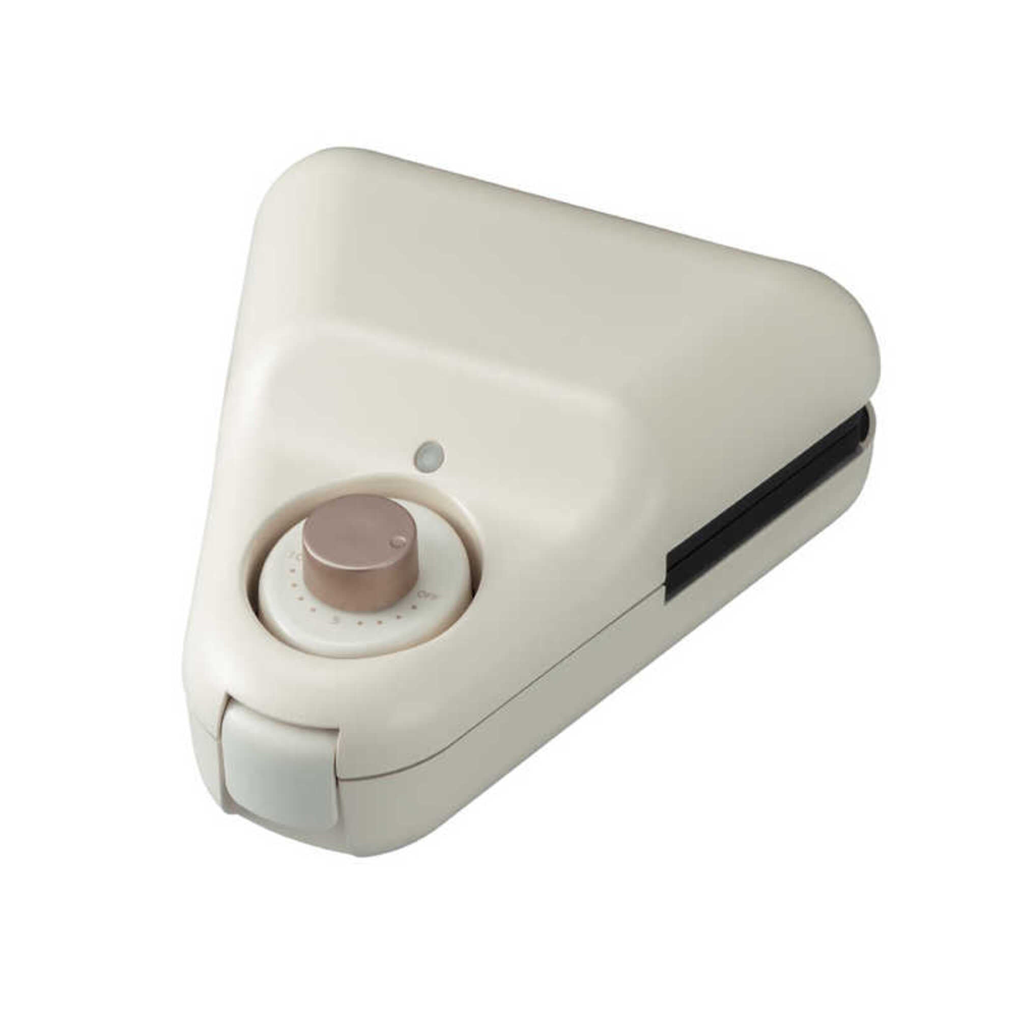 C.C.P. Single Slice Hot Sandwich Maker 2-Way Plate with Recipe Book Ivory BM-HS96 1.5kg