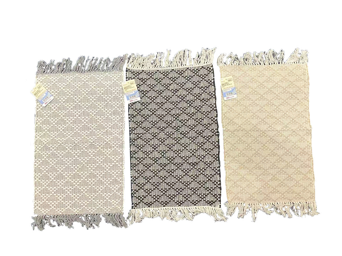 Hand-Woven Mat (Diamond Pattern)